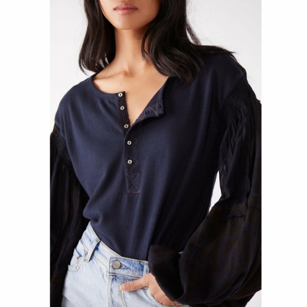 New Free People Light Magic balloon sleeve henley - Picture 2 of 12